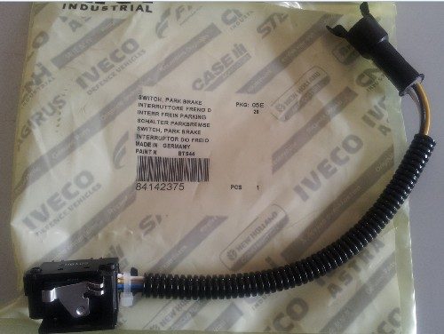 INTERRUPTOR FRENO DE MANO NH T7060